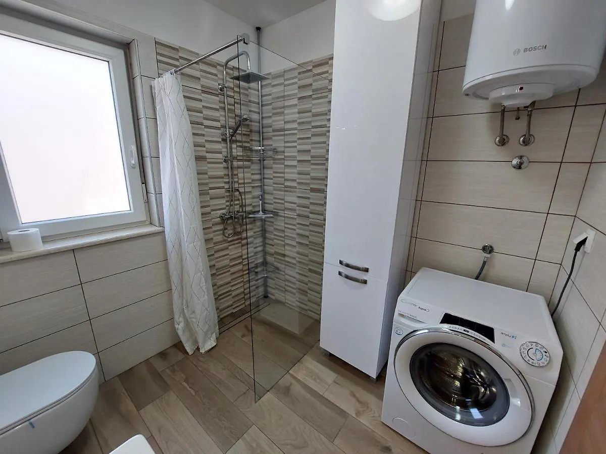 Apartment Valux Apartman Pula