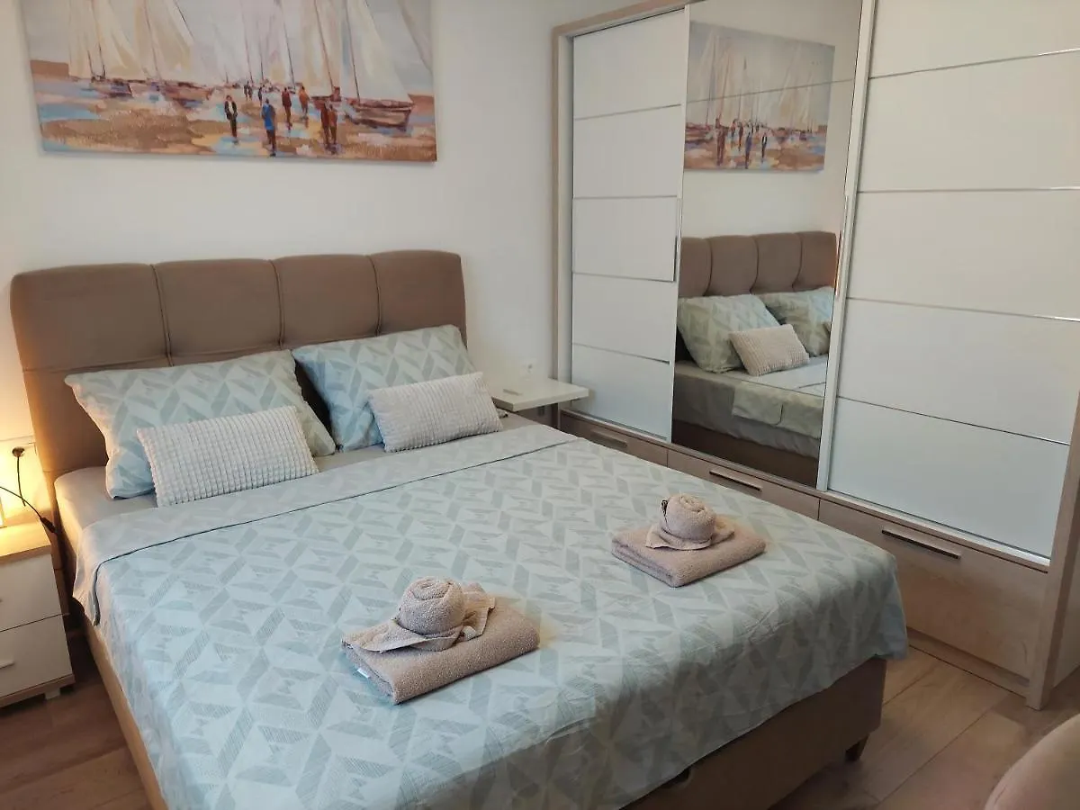 Apartment Valux Apartman Pula