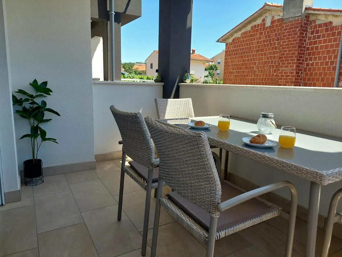 Valux Apartman Pula Apartment