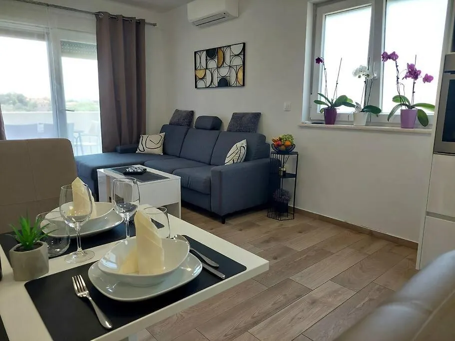 Valux Apartman Pula Apartment